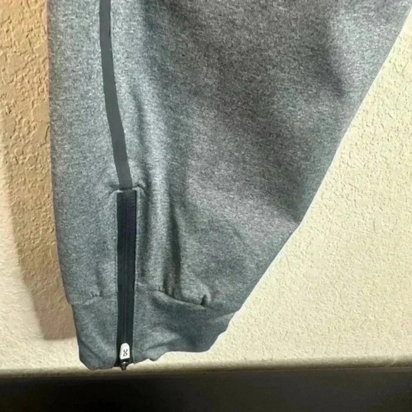 Women’s On Cloud Weather Running Pants | Size Small - Picture 4 of 6